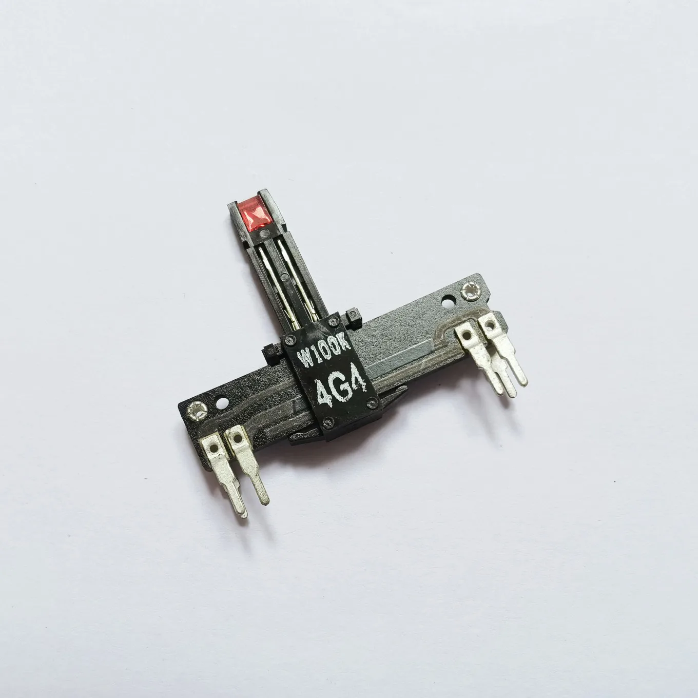 Original new 100% 4cm potentiometer with light and midpoint tap RA2070-20RT-19LC-W100K-C09 W100K (SWITCH)