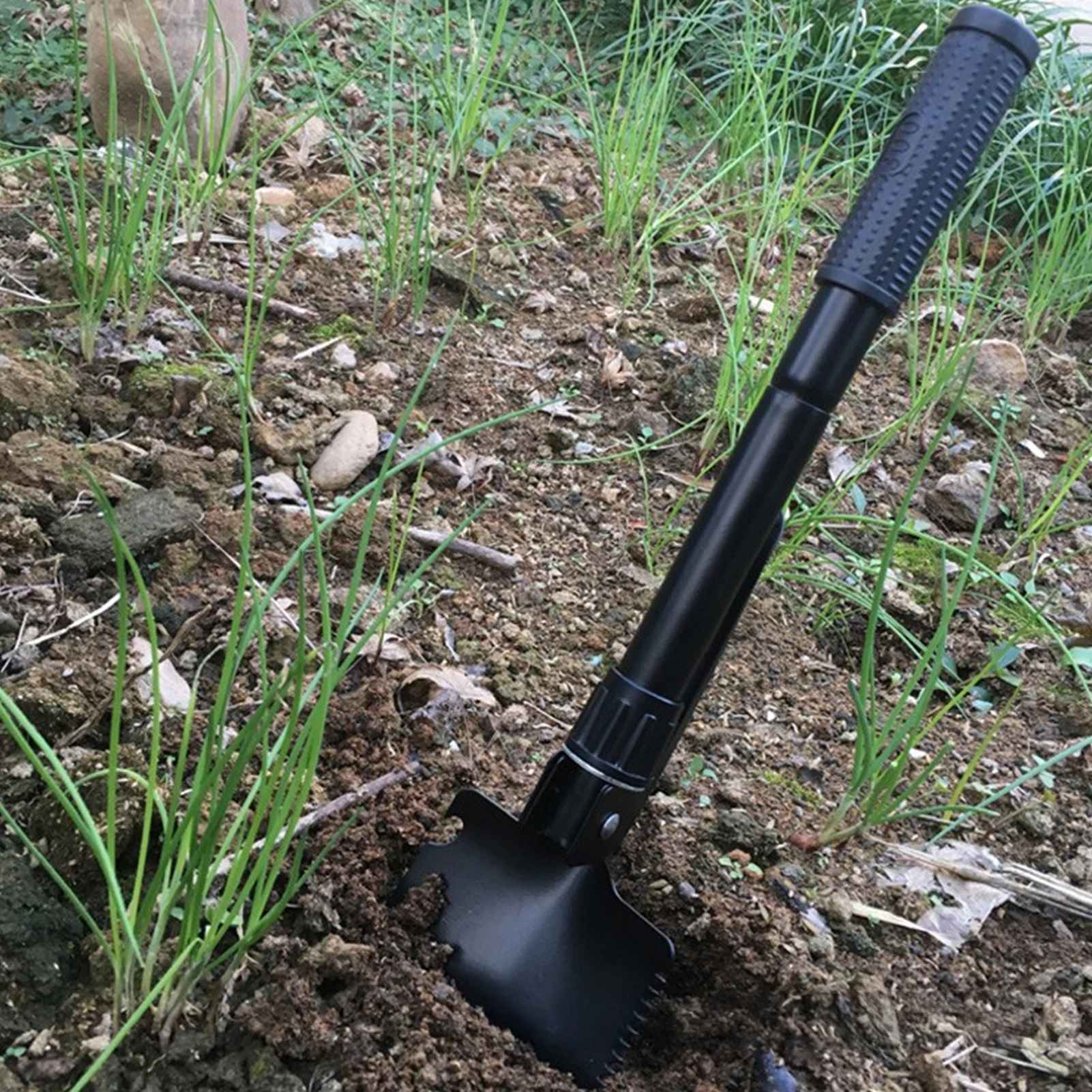 

Outdoor Folding Survival Shovel Heavy Duty Carbon Steel Entrenching Tool Suitable for Travel Gardening