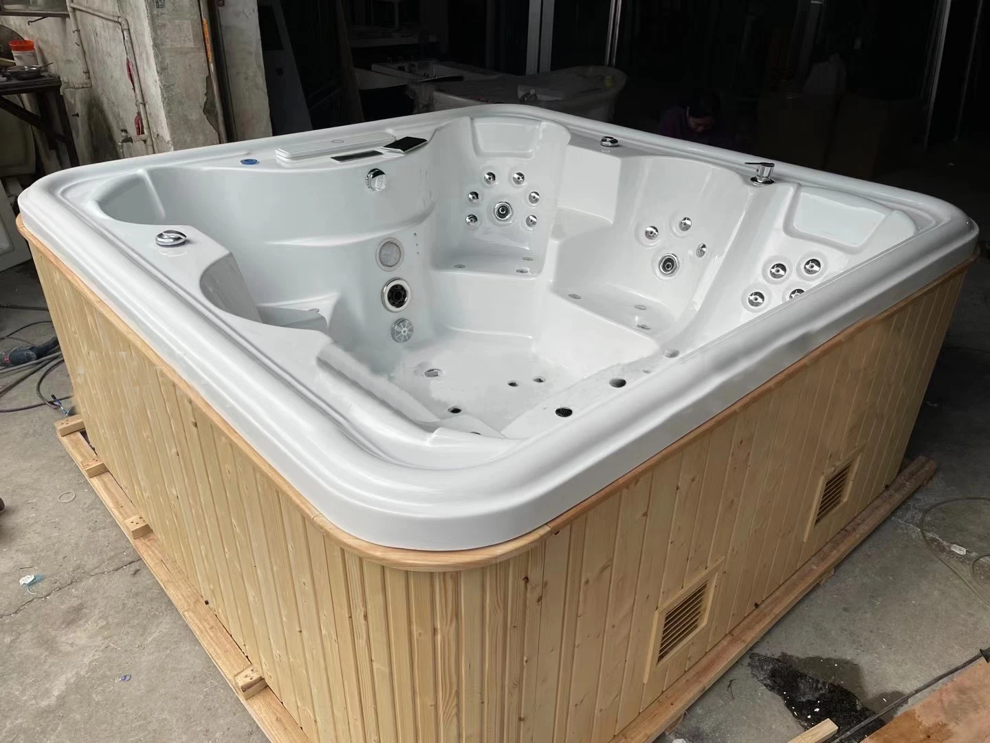 Bañera de Hidromasaje Acrílica con Spa y Surf, 2120X2120X900mm, 5 Asientos, 1 Cama Plegable, Modelo NS2016A