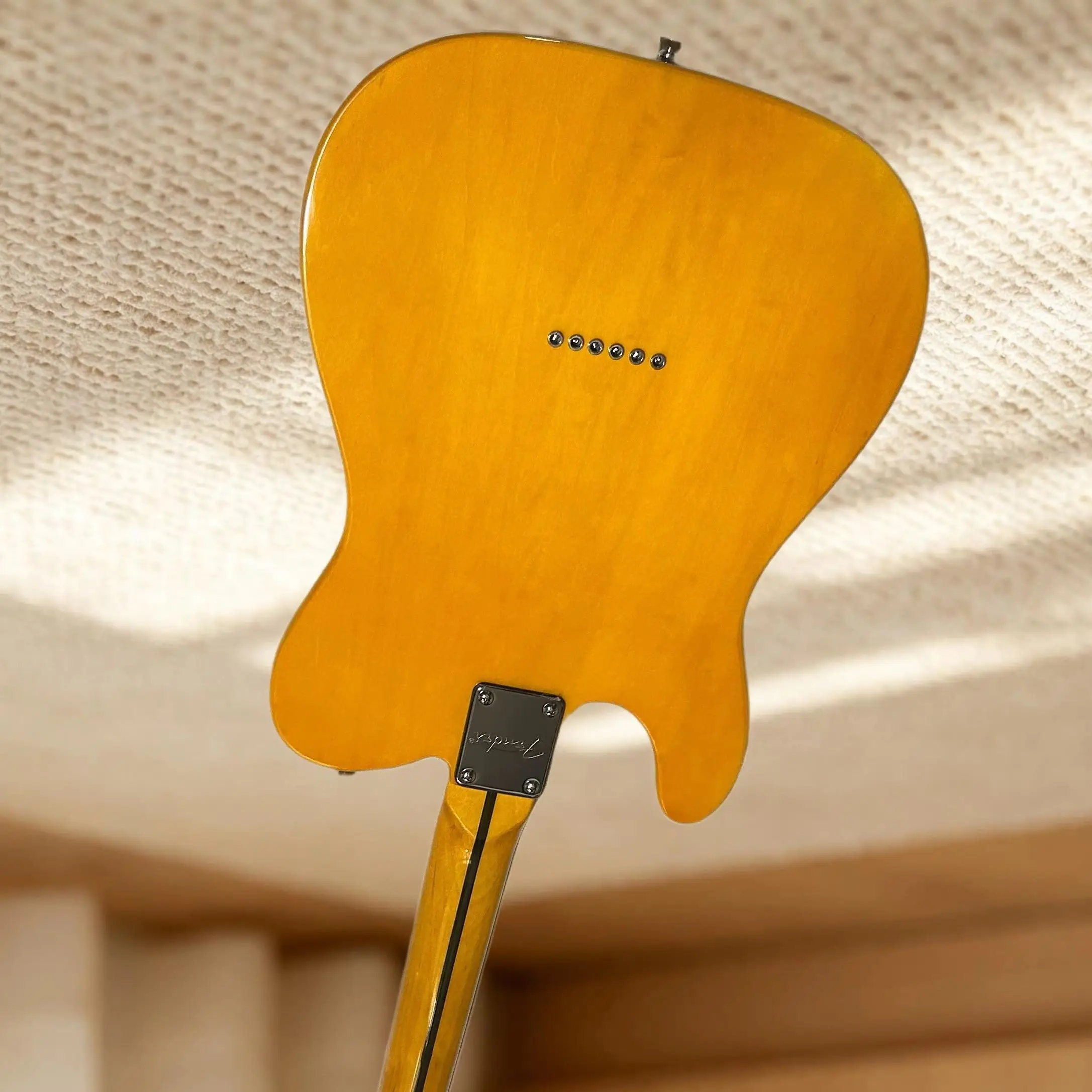 Transparent Yellow Electric Guitar Basswood Body Maple Fretboard 22 Frets