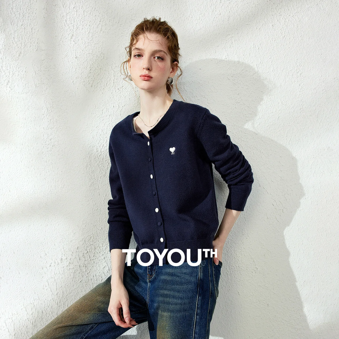 TOYOUTH Women's Fitted Knit Cardigan 2026 Fall New Arrival Contrast Buttons & Heart Detail Vintage College Style Sweater