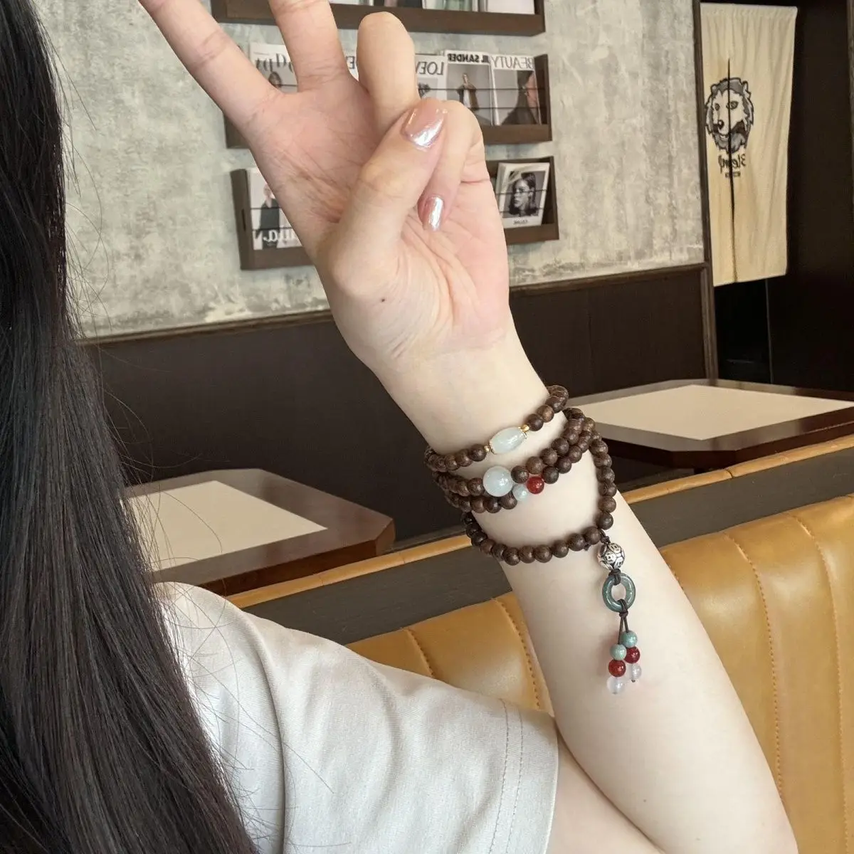 

Натуральный золотой сандал 108, браслет из буддийских бусин, нефритовый акцент, неокитайская цепочка для свитера, ювелирные изделия ручной работы