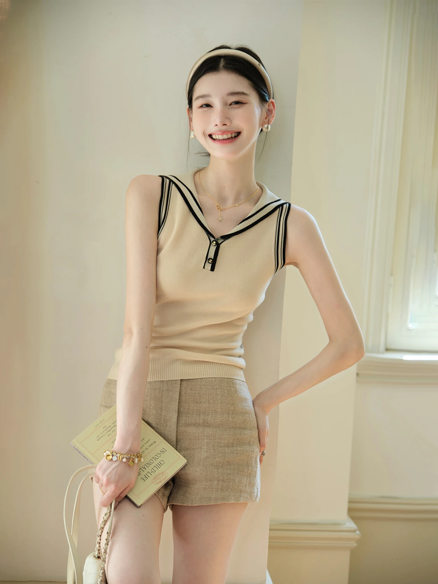 

ChillCozy Moe Slim Fit Silk Blend Темно-синий воротник Svel Женский трикотаж или длина Цветной топ для поездок на работу