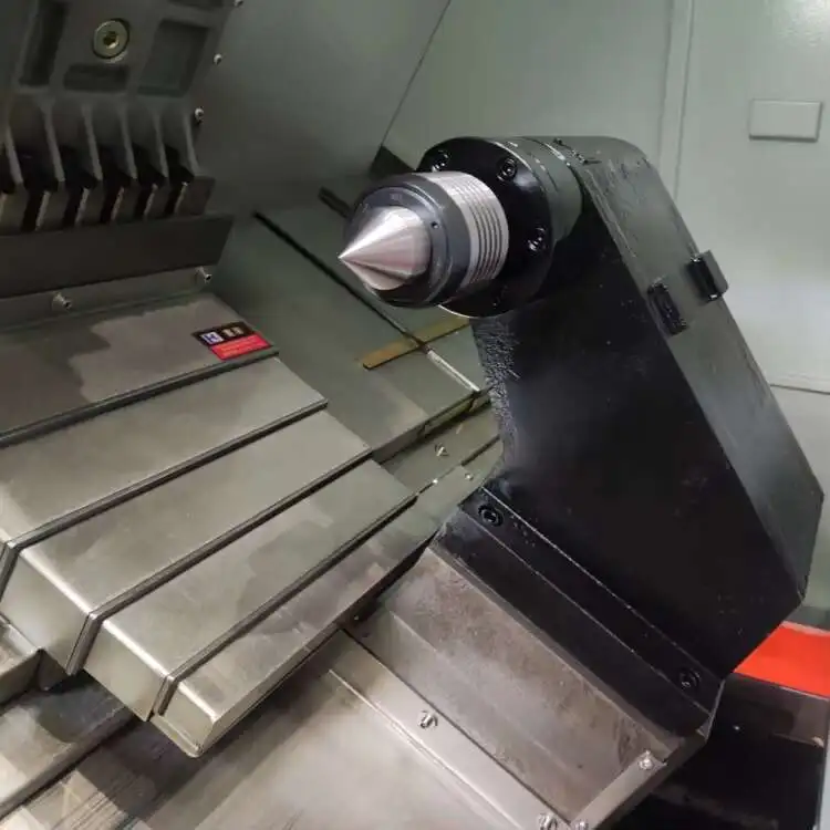 Turning Metal Cutting Lathe With CNC Tuirning Center