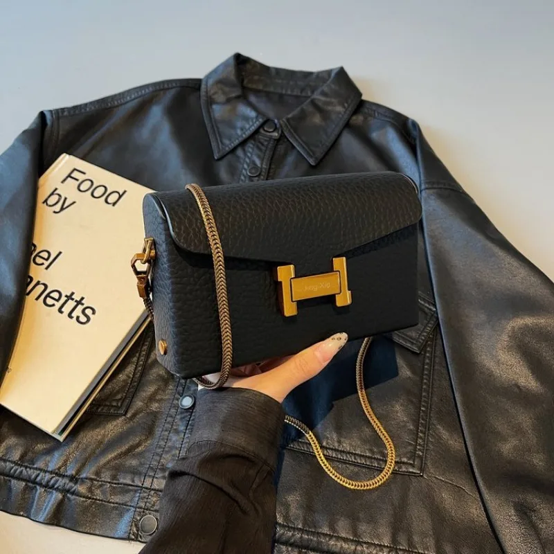 

Women's Elegant Shoulder Bag Refined Design For Formal Occasions Special Events Sophisticated