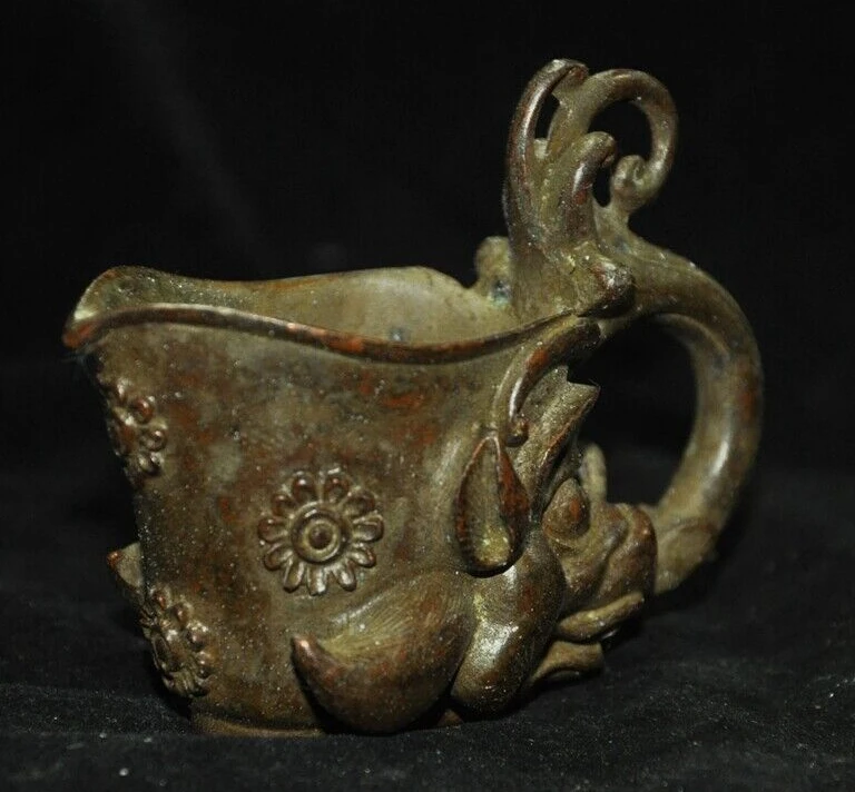 Ancient China dynasty bronze Feng Shui beast head statue goblet wineglass cup