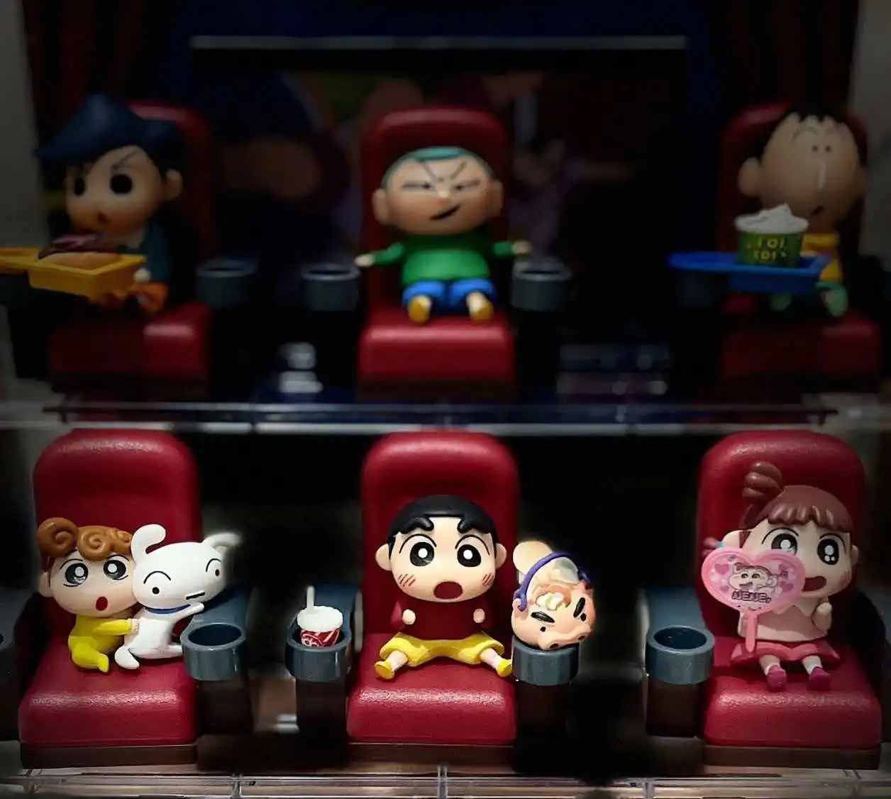 

В наличии: Серия фигурок Xiaoxin Cinema Theater Blind Box – милые аниме-фигурки для декора рабочего стола, модель куклы, подарок-сюрприз