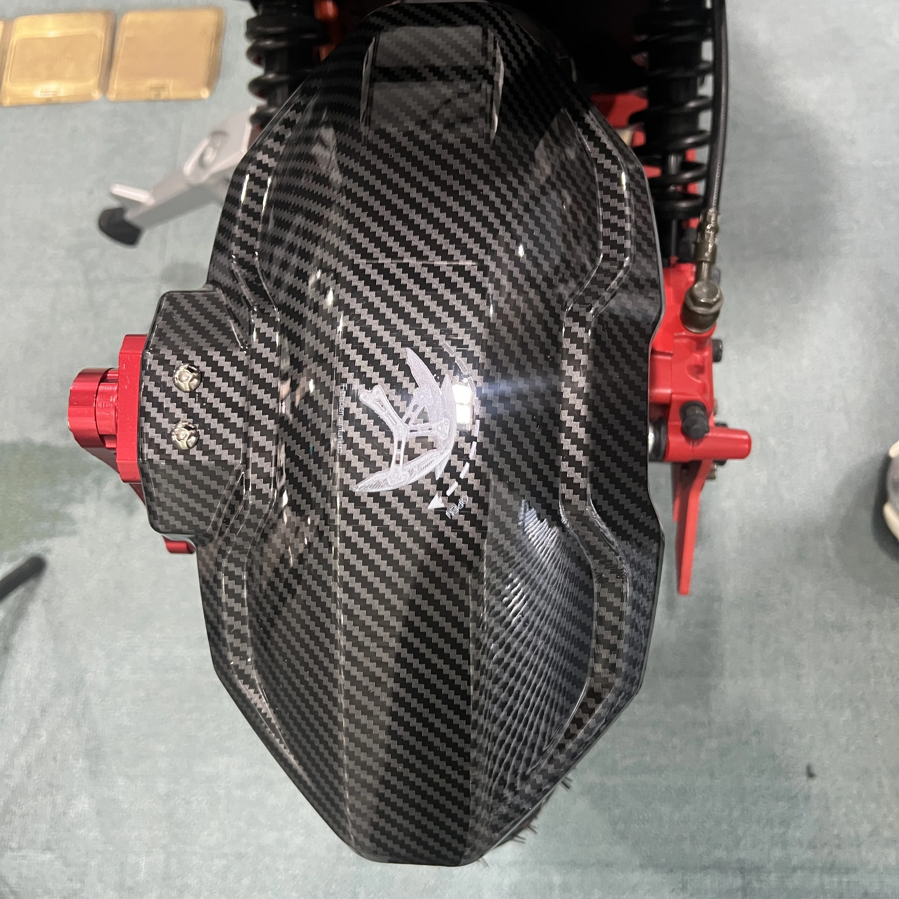 

Hot SalesEasy Install Geofought F8 Electric Scooter Mudguard Fen Der Mudflap Splash Guard With Strap Mount Carbon Fiber Color