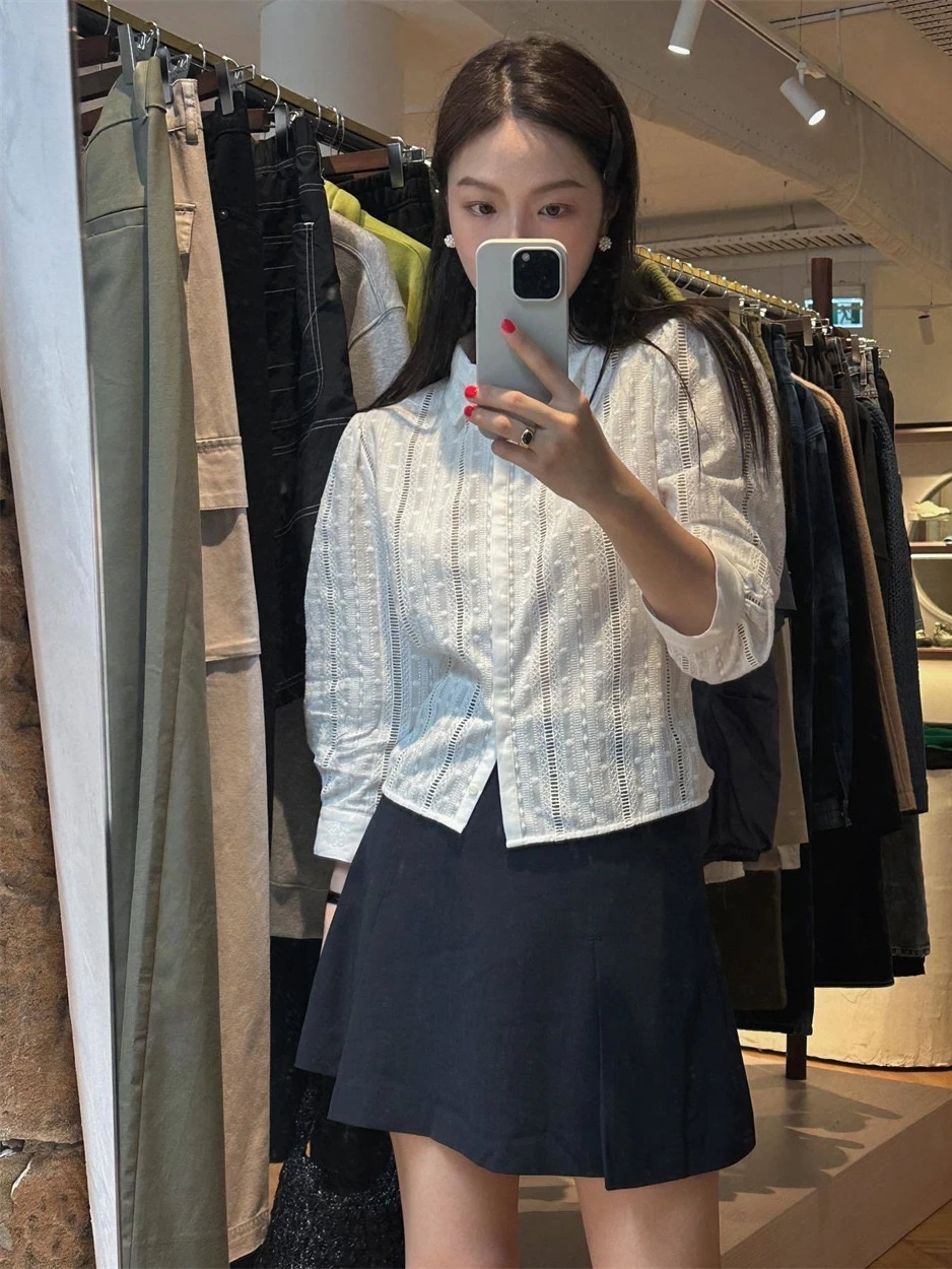 Csa de renda vintage e de manga crida com gola com cordão estilo coreano corte reto aodão puro moda de desloca...