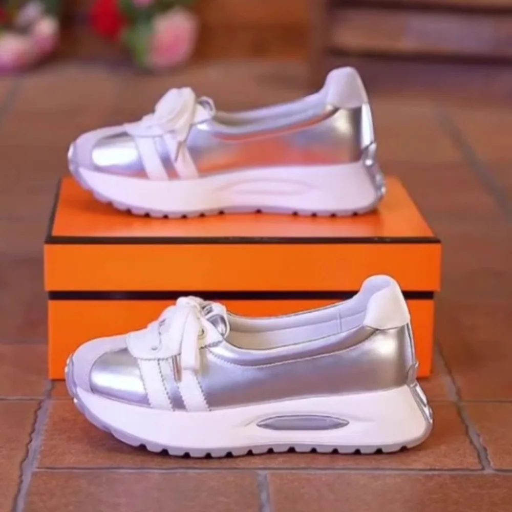 

Women Vulcanized Shoes New Breathable Soft Sole Retro Style High End Versatile Casual Sports Women Shoes