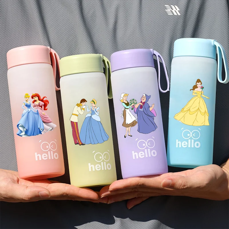 Botella de agua con gradiente de gran capacidad de dibujos animados de princesa de Disney de 650ML, taza de agua a prueba de fugas para exteriores, botella de agua de plástico portátil