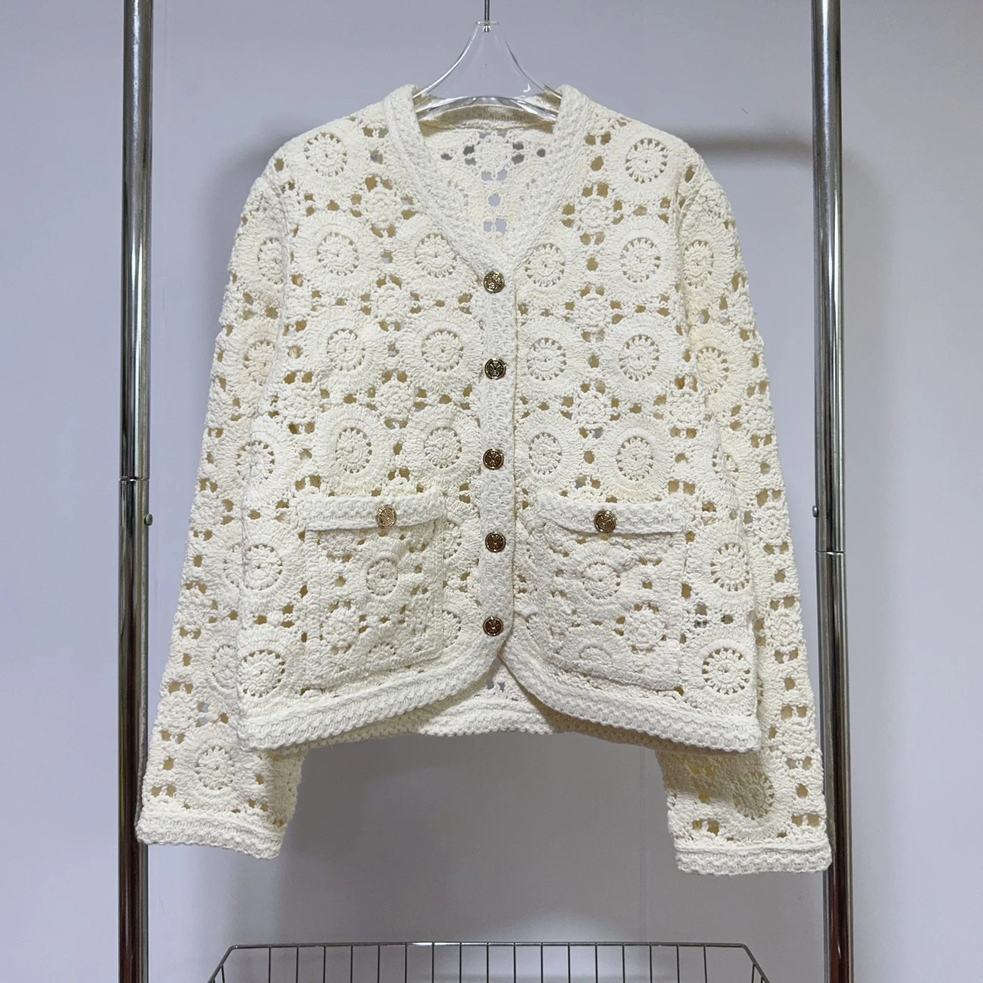 

Женский вязаный свитер с круглым вырезом и длинными рукавами, с объемной вышивкой и ажурным дизайном, высококачественный европейский стиль, весенняя мода