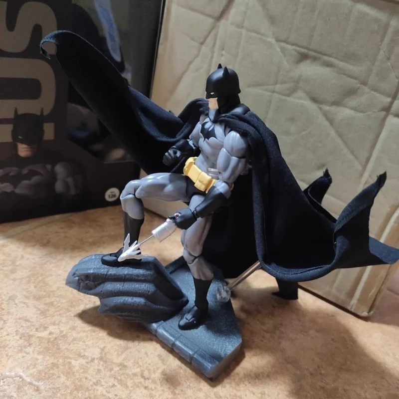 [สินค้าขายดี] มีสินค้าในสต็อก ฟิกเกอร์อนิเมะ Ct Toys แบทแมน Mafex 126 แอคชั่นฟิกเกอร์ โมเดลสะสม ของตกแต่งโต๊ะทำงาน ของเล่น ของขวัญ