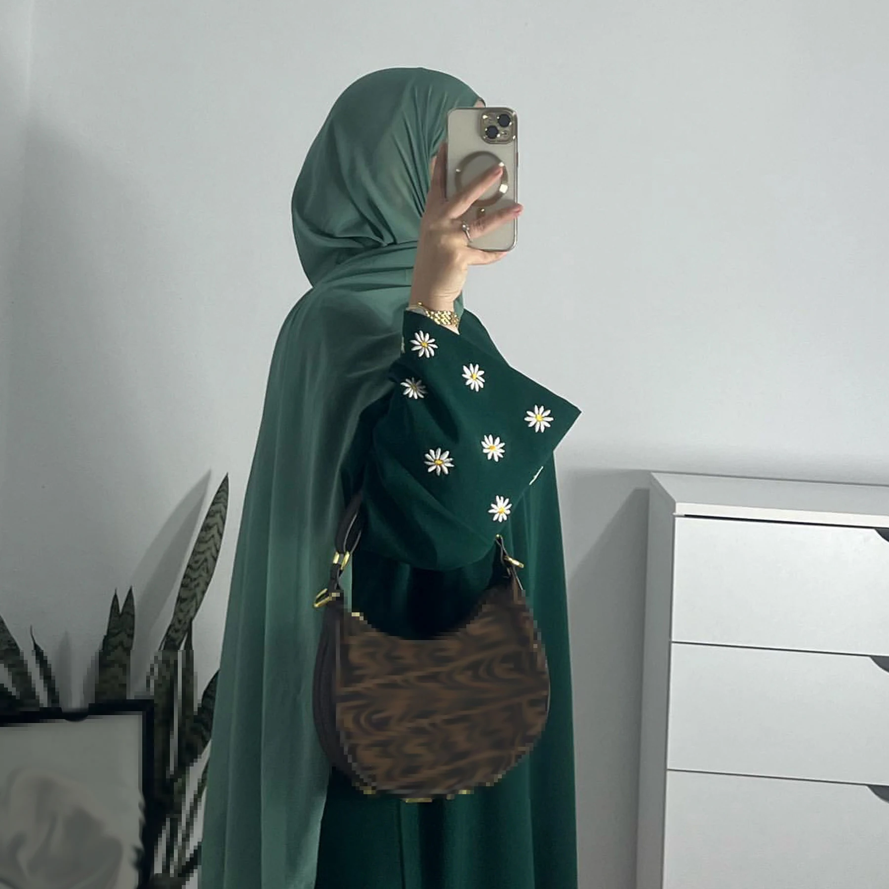 Gänseblümchen-Stickerei-Abayas für Frauen, 2024, neue Mode, muslimisches Kleid, Dubai, Türkei, Kaftan, Saudi-Arabien, Djellaba, Islam, Kaftan, Marocain