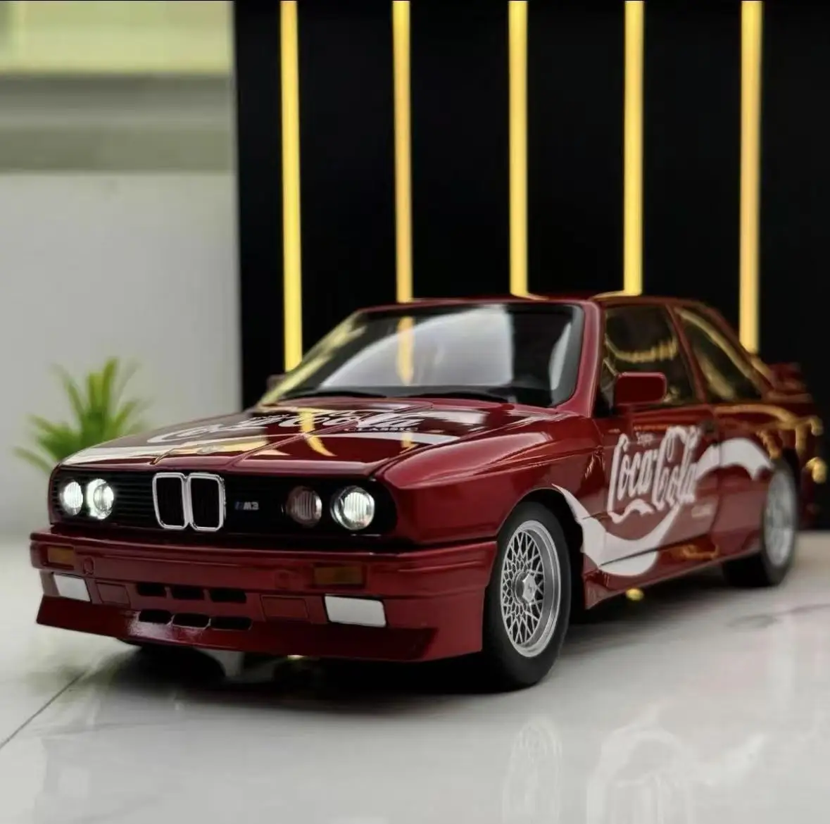 

1:24 BMW M3 Coca Edition модель автомобиля, имитация 3 серии, гоночная игрушка, модель автомобиля из сплава, игрушечный автомобиль для мальчика, подарок