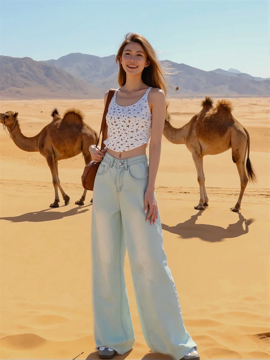 

Джинсы с широкими штанинами в пол, потертые джинсы, женские стирки, асимметричные сращивания, художественные, мягкие, уютные, пряная атмосфера, микробочка, длина до щиколотки