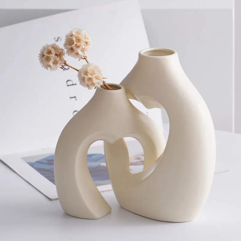 

Ceramic Love Vase Home Ceramic Ornaments Modern Wedding Decoration Desktop Abstract Art Decoration Aesthetic Home decoration