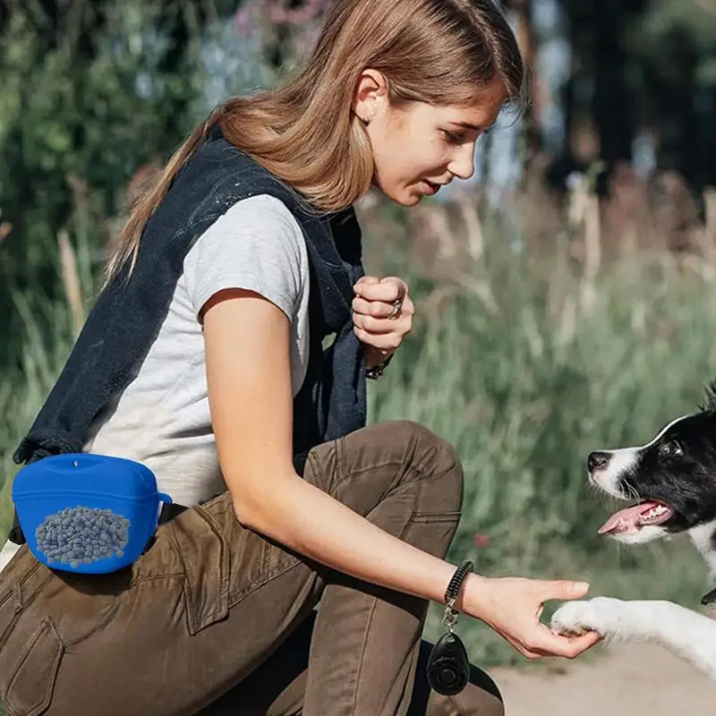 

Silicone Dog Treat Pouch Portable Puppy Treat Bag For Dog Training 650ml Outdoor Feeder Puppy Snack Pouch For Walking Hiking