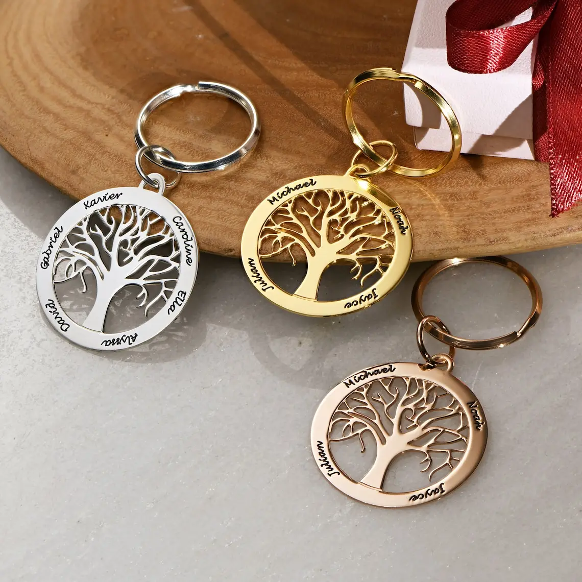 Customized Family Keychain Dad Tree of Life Keychain Stainless Steel Engraved Kids Name Keyring Personalized Fathers Day Gifts
