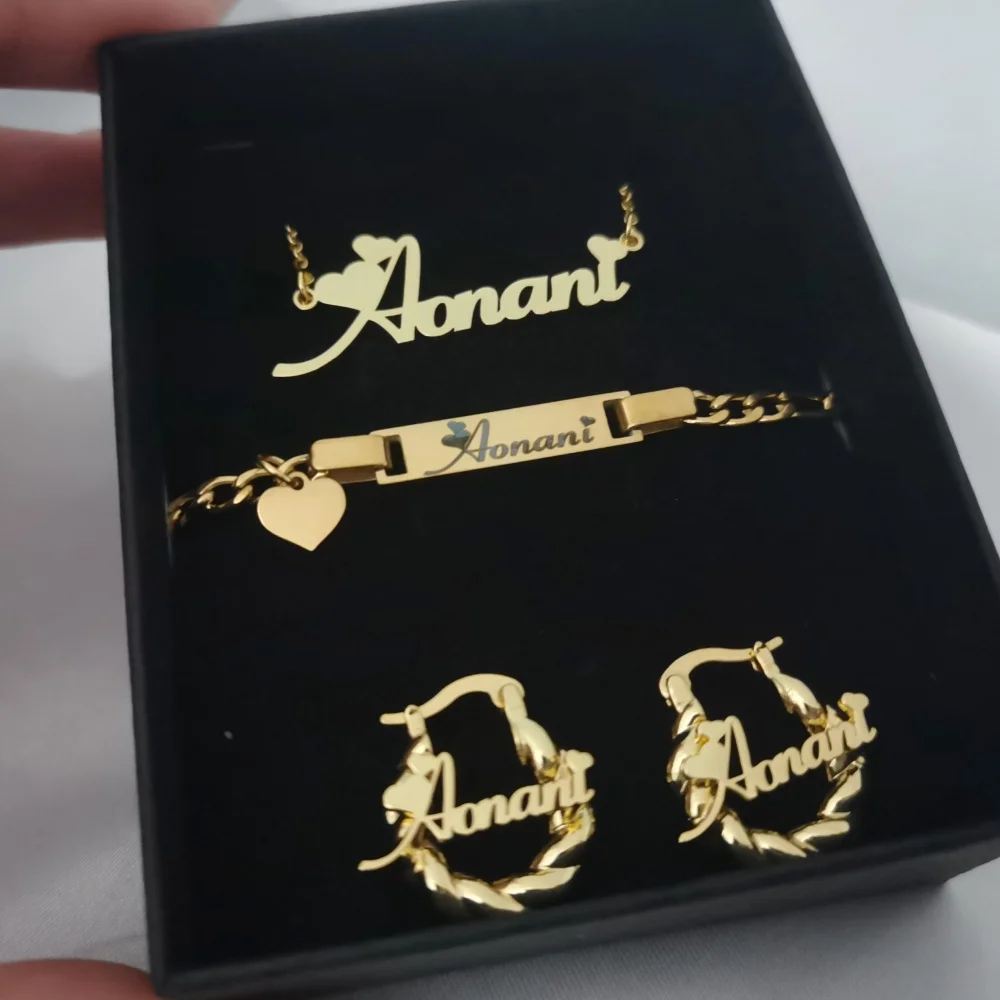 LeeChee-Colar com Nome Personalizado para Meninas, 18mm Mini Brincos, Pulseira Coração Gravada A Laser, Presente De Aniversário Da Jóia, 3Pcs Set