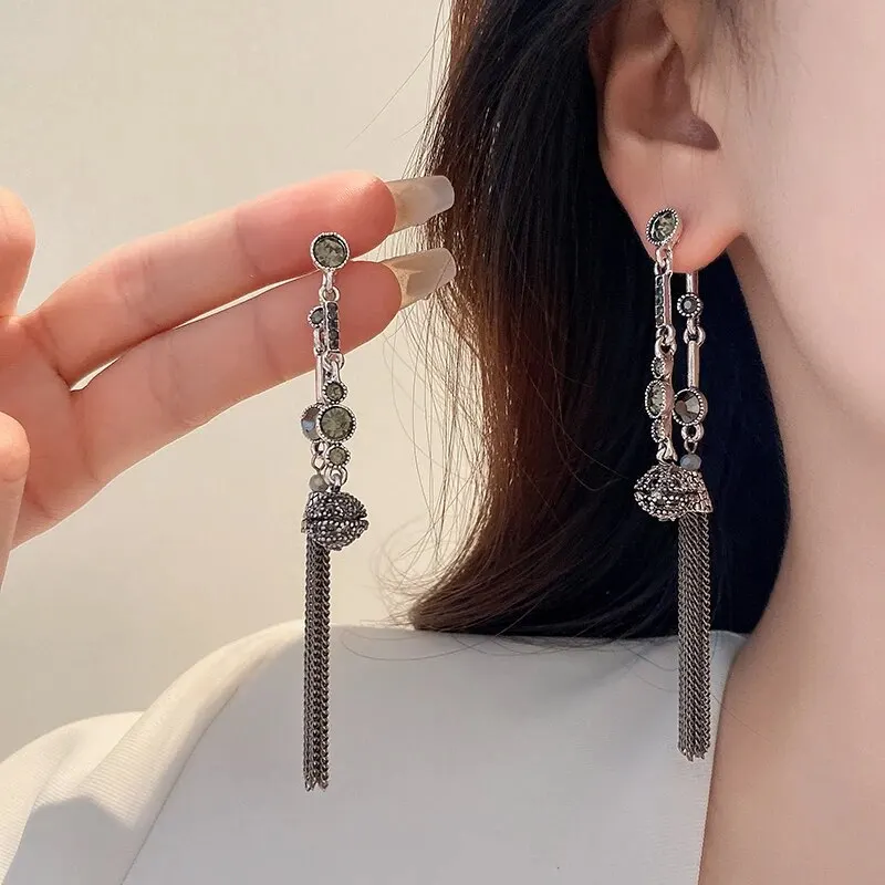 Antique Silver Rhinestone Earring For Women Round Ball Long Fringe Tassel Earrings Retro Style Simple Drop Earrings for Party K-