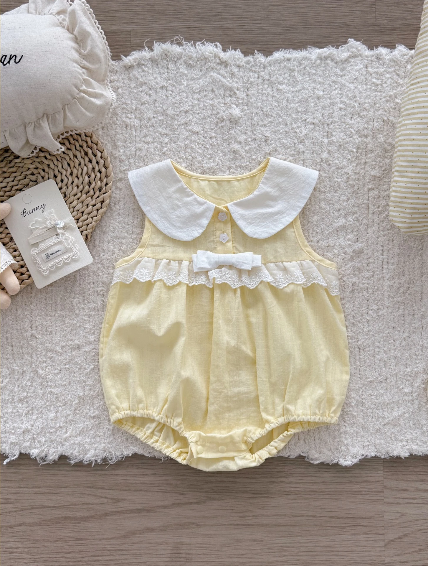 

Baby girl Korean version fresh Ha clothes, milk yellow doll collar cute bag fart clothes, refreshing