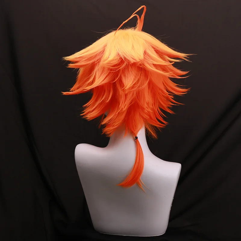 エマのオレンジとイエローのグラデーションふわふわショートウィッグコスプレ用高温ファイバー