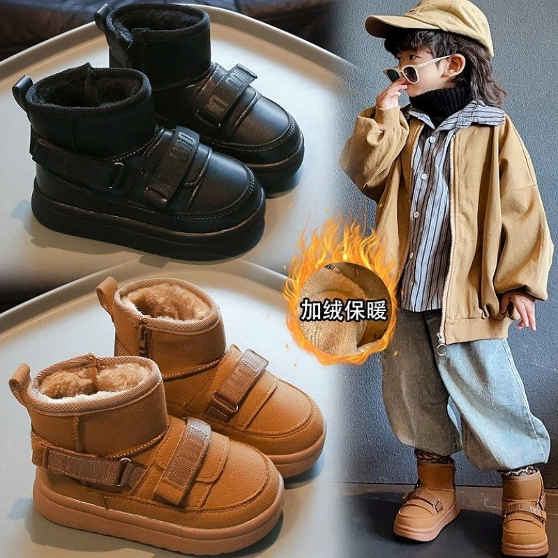 

Зимние детские ботинки, новинка 2025, корейское издание, плюшевые детские ботинки на плоской подошве для девочек, нескользящие теплые повседневные хлопковые осенние универсальные короткие сапоги