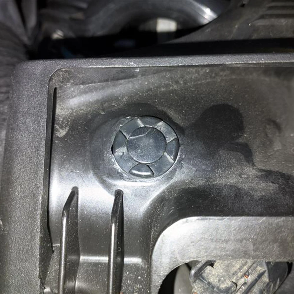 For Nissan 350Z 370Z Altima Cube Fairlady Z GT-R Juke Leaf Murano Note Car Bumpers Wheel Arch Trim Rivet Fastener Lining Clips