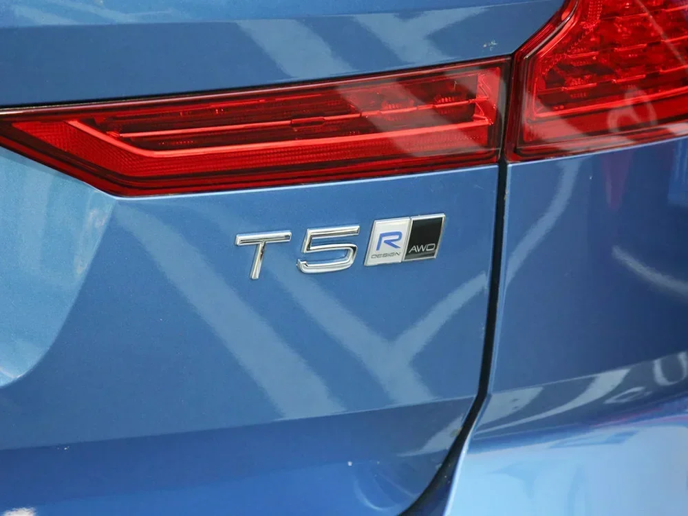 3D Metal Black Base AWD Inscription Rear Trunk Badge Emblem Sticker Decals For S40 S70 S80 XC60 XC40 XC90 V40 V50 V90 S90