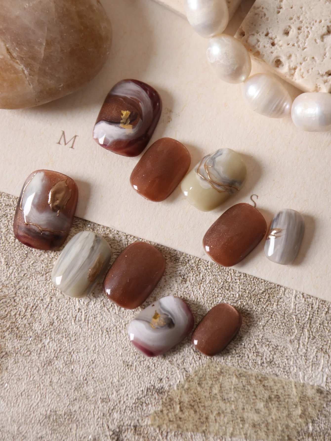 

10 шт. Пресс на ногти Короткие коричневые накладные ногти «кошачий глаз» Halo Белые накладные ногти В комплект входят 1 лист клейких вкладок и 1 мини-пилка