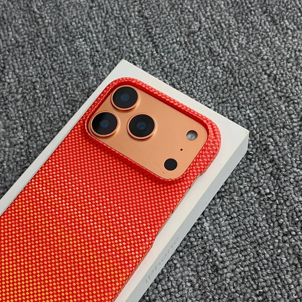 Dünne Linienmuster aus Kohlefaser für MagSafe Magnetische Hülle für iPhone 18 17 16 Plus 15 Pro Max 14 13 12 Rahmenlose PC-Stoßfängerhülle – Detail 9