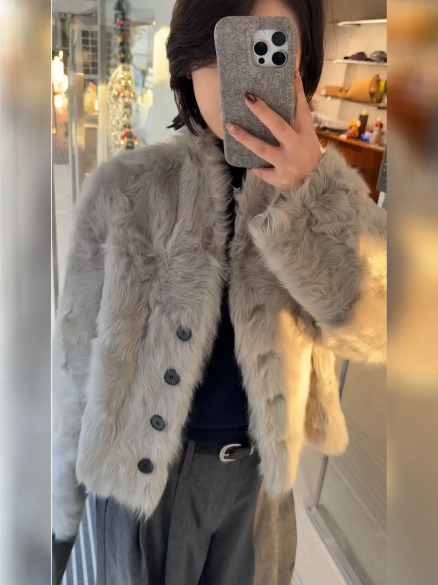 

Уникальная стильная легкая женская зимняя куртка из искусственной кожи с подкладкой из искусственного меха, повседневная, приталенная, короткая, для города, модная