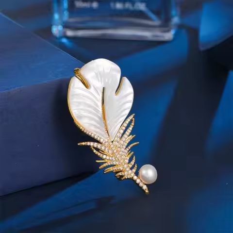 Elegant Feather Brooch Stylish Female Accessory Durable Trendy Jewelry Gift Idea
