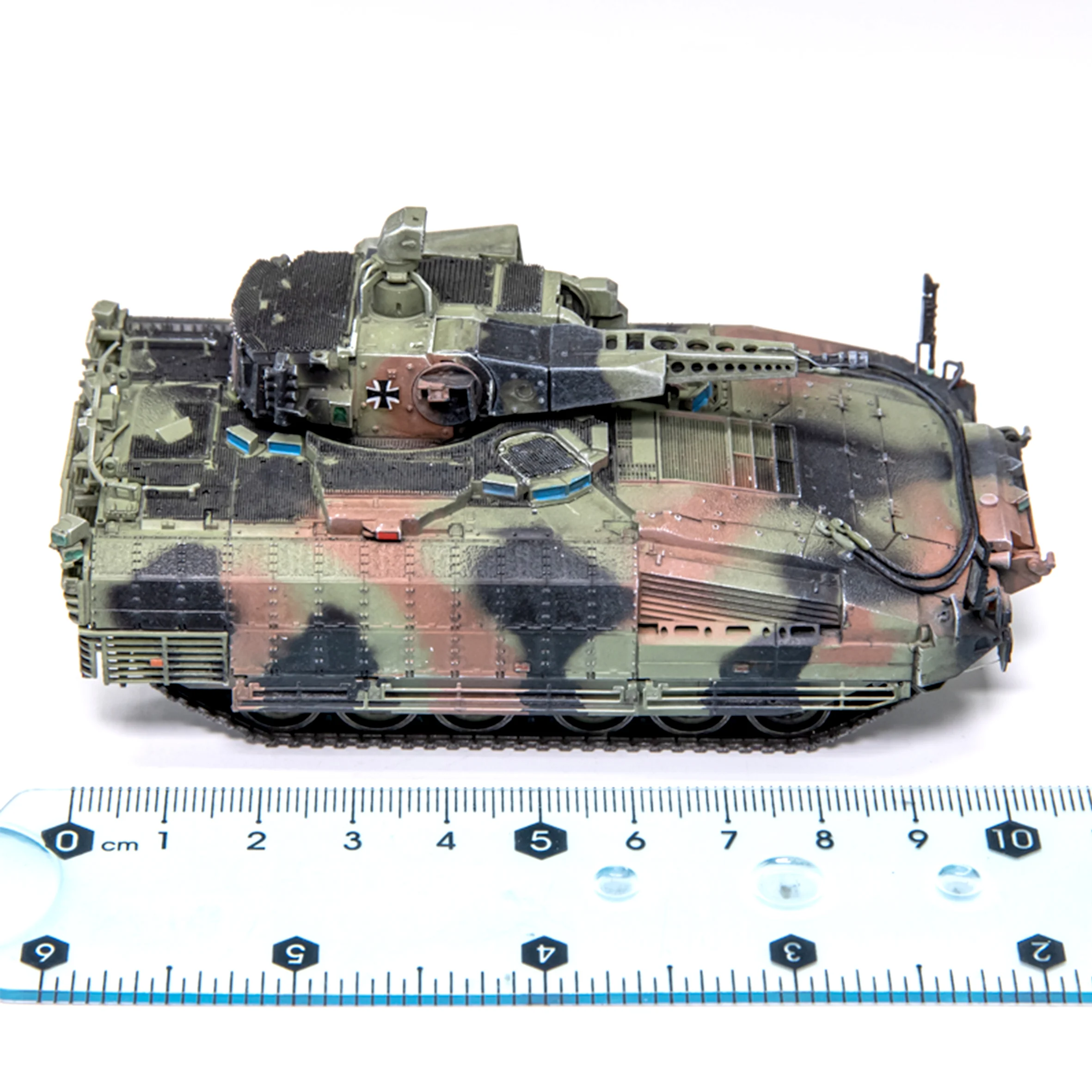 

1: 72 AM German tracked armored vehicle model mells improved anti tank missile Finished product model