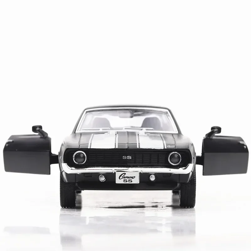 1:36 Chevrolet USA 1969 Camaro SS Vintage Matte Black Diecast Metal Car Model Toy For Collection Gift Kids