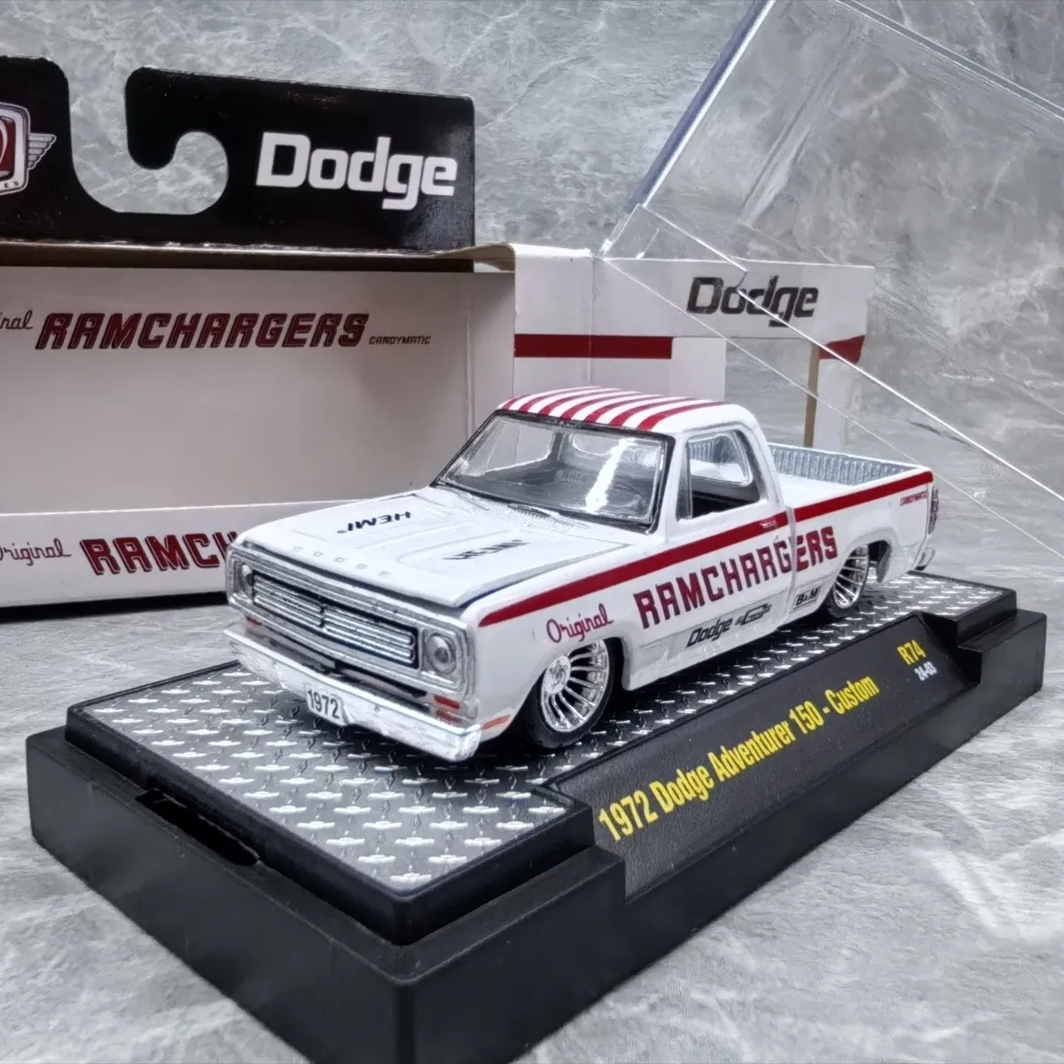 M2 1:64 1972 Dodge 150 Pickup Die-cast Model Car