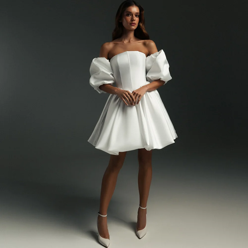 Einfaches trägerloses Satin-Hochzeitskleid, maßgeschneidertes trägerloses, ärmelloses Brautkleid in Minilänge mit Reißverschluss am Rücken