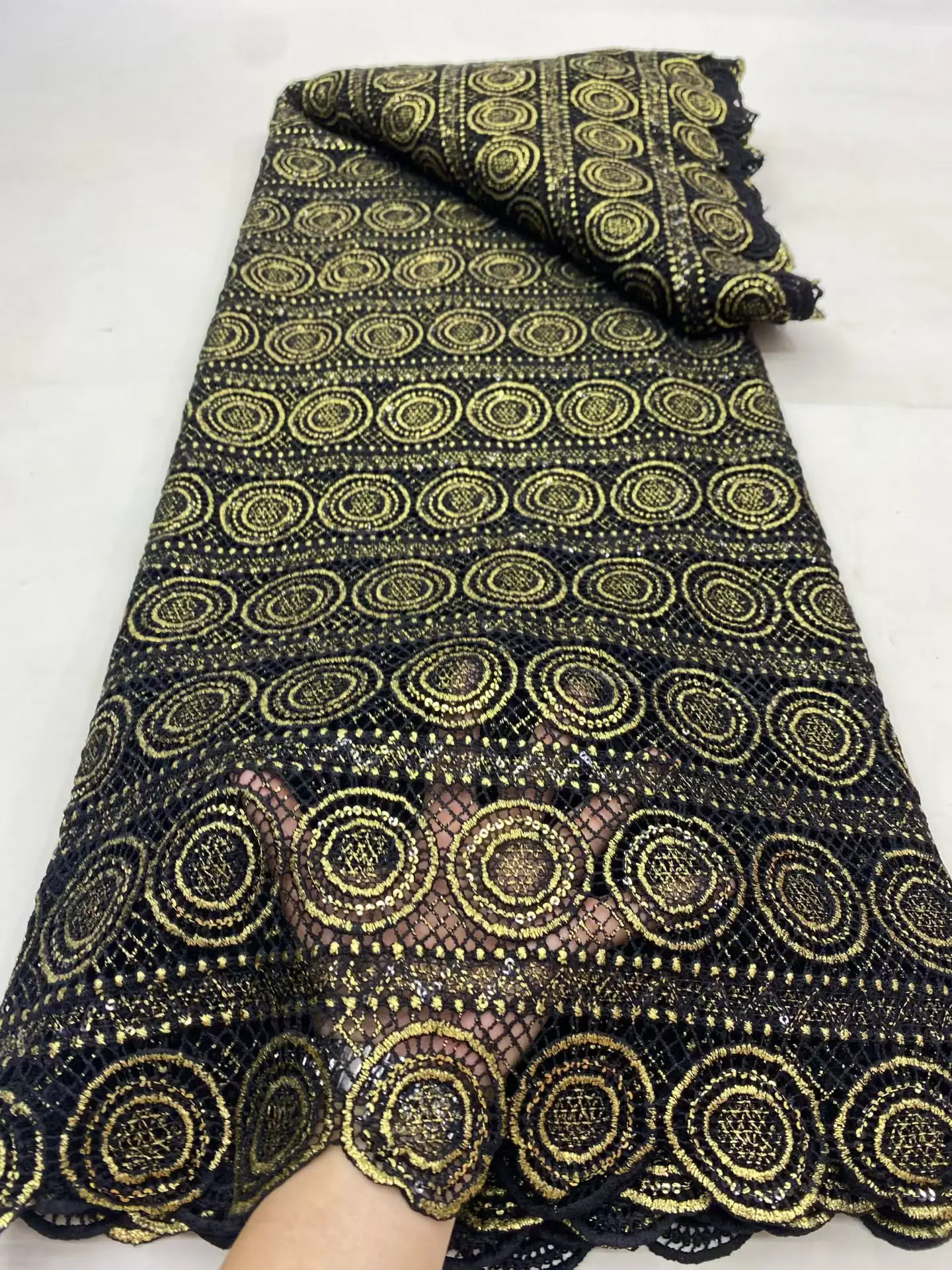 

2025 African Nigerian High Quality Embroidery Lace Fabric Water Soluble Tulle Wedding Party Dress Guipure Sequins 5Yards DP0468