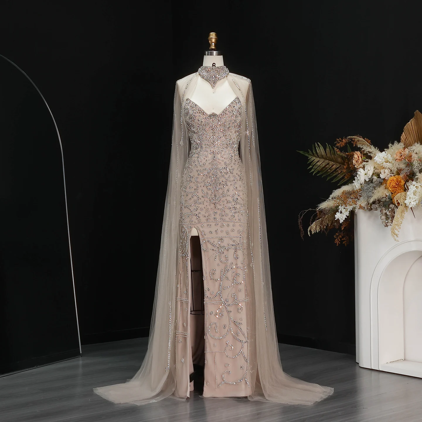 Sharon Said Luxuriöses Kristallperlen-Abendkleid mit Tüllumhang und hohem Schlitz, formelle Ballkleider, Dubai, elegant für Damen, SS135, maßgeschneidert – Detail 4