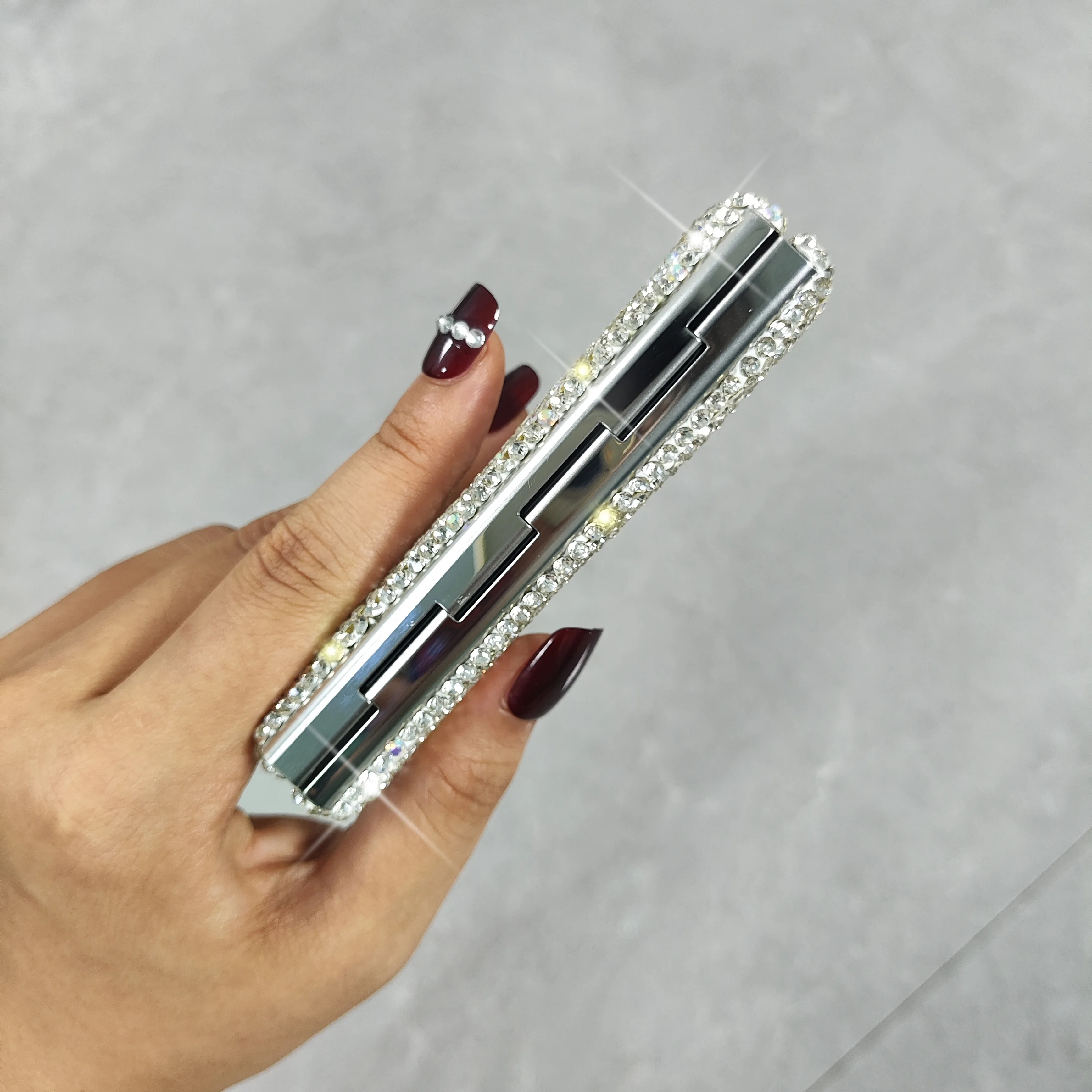 High Appearance Level Stainless Steel Card Holder Artificial Diamond Ultra-Thin and Compact Bank Card Holder
