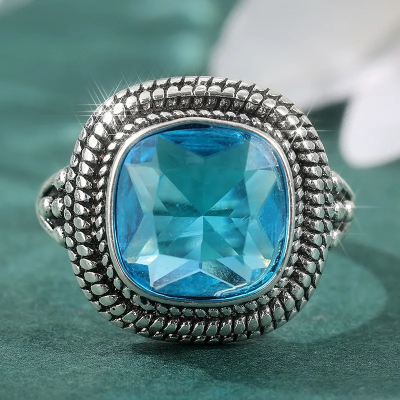 Exquisiter quadratischer, mit Meeresblau-CZ-Steinen besetzter Damenring, Vintage-Silberfarbe, handgeschnitzt, für den täglichen Gebrauch, Partyschmuck, Jubiläumsgeschenk – Detail 1