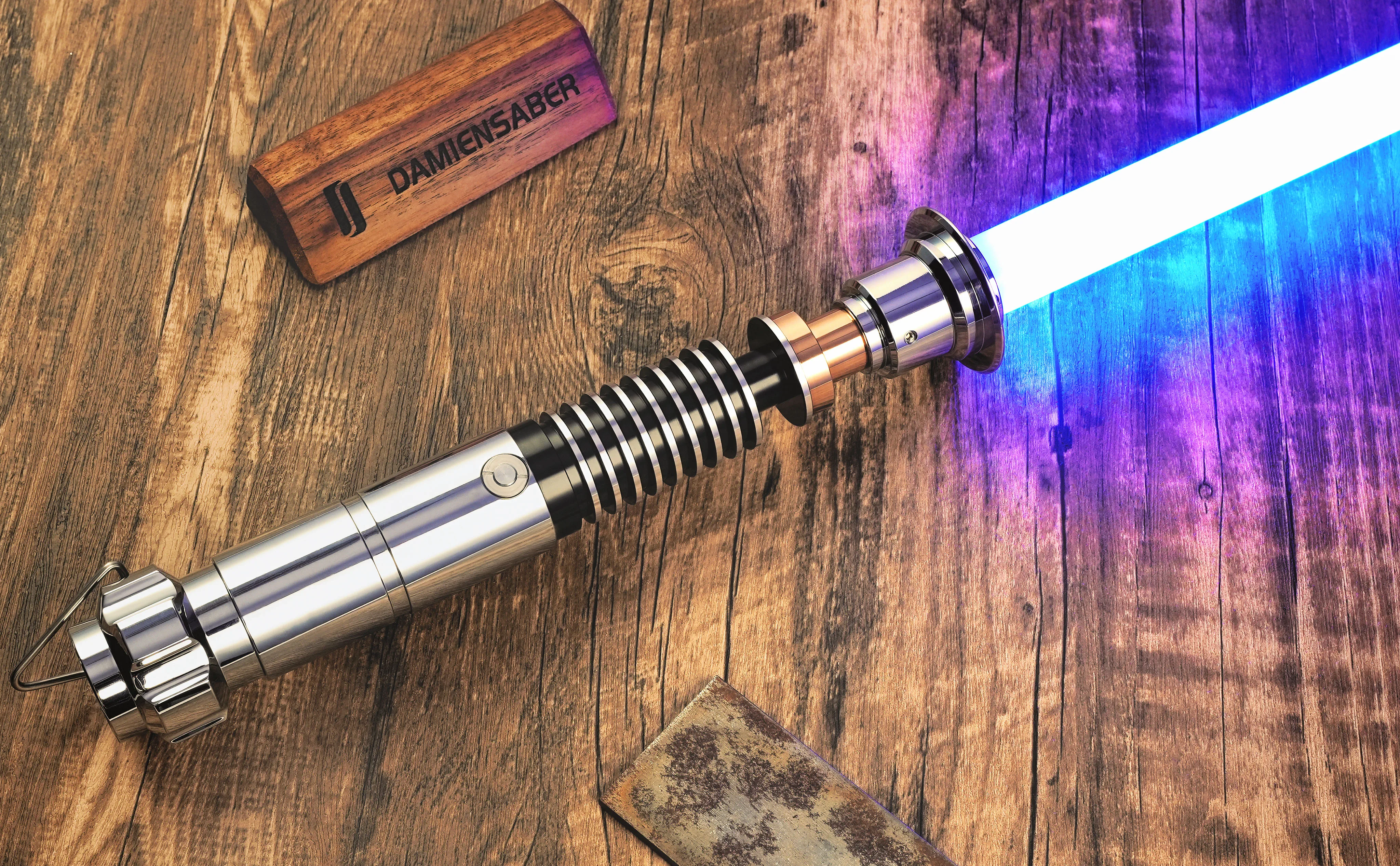 DAMIENSABER Luke Skywalker Replik Hochpräzises Lichtschwert 9 Soundeffekte Unendliche Farbwechsel RGB Basisbeleuchtete Version – Detail 1