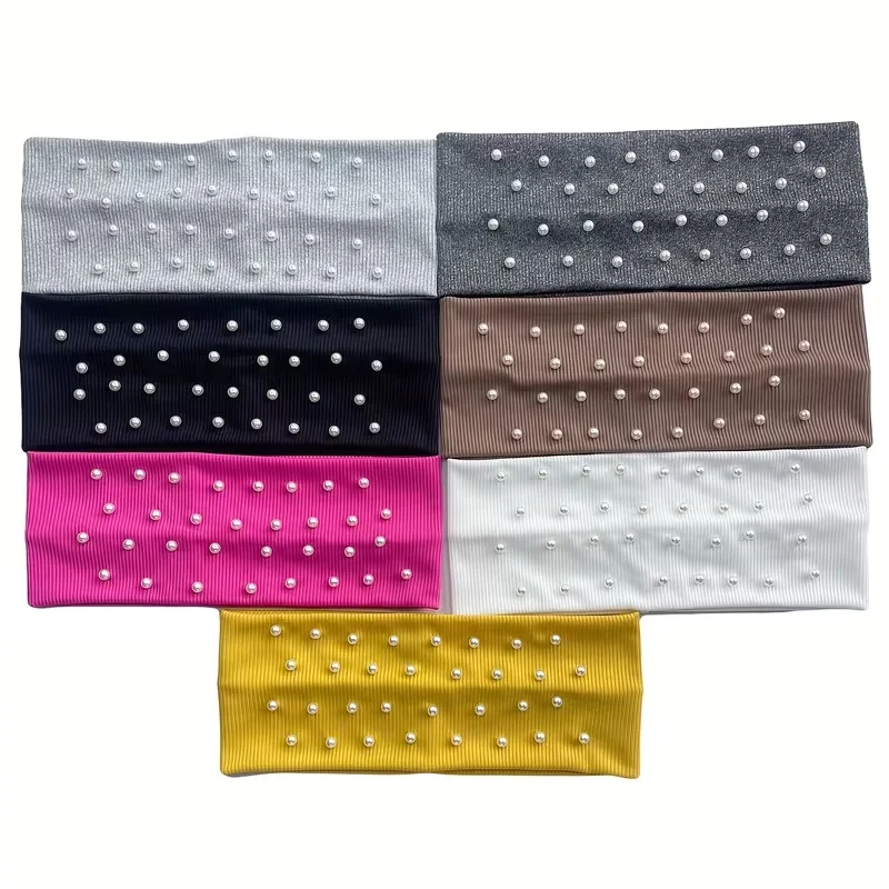 Perlenähnliche Haaraccessoires und Haarbänder in eleganten, einfarbigen Designs mit perlenähnlichen Verzierungen. – Detail 8