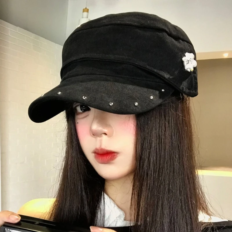 Koreanische schwarze Wildleder-Mütze mit Nieten-Design, Reitermütze für Frühling und Herbst, Retro-Flachkappe, warm und vielseitig, Newsboy-Mütze für Damen – Detail 3