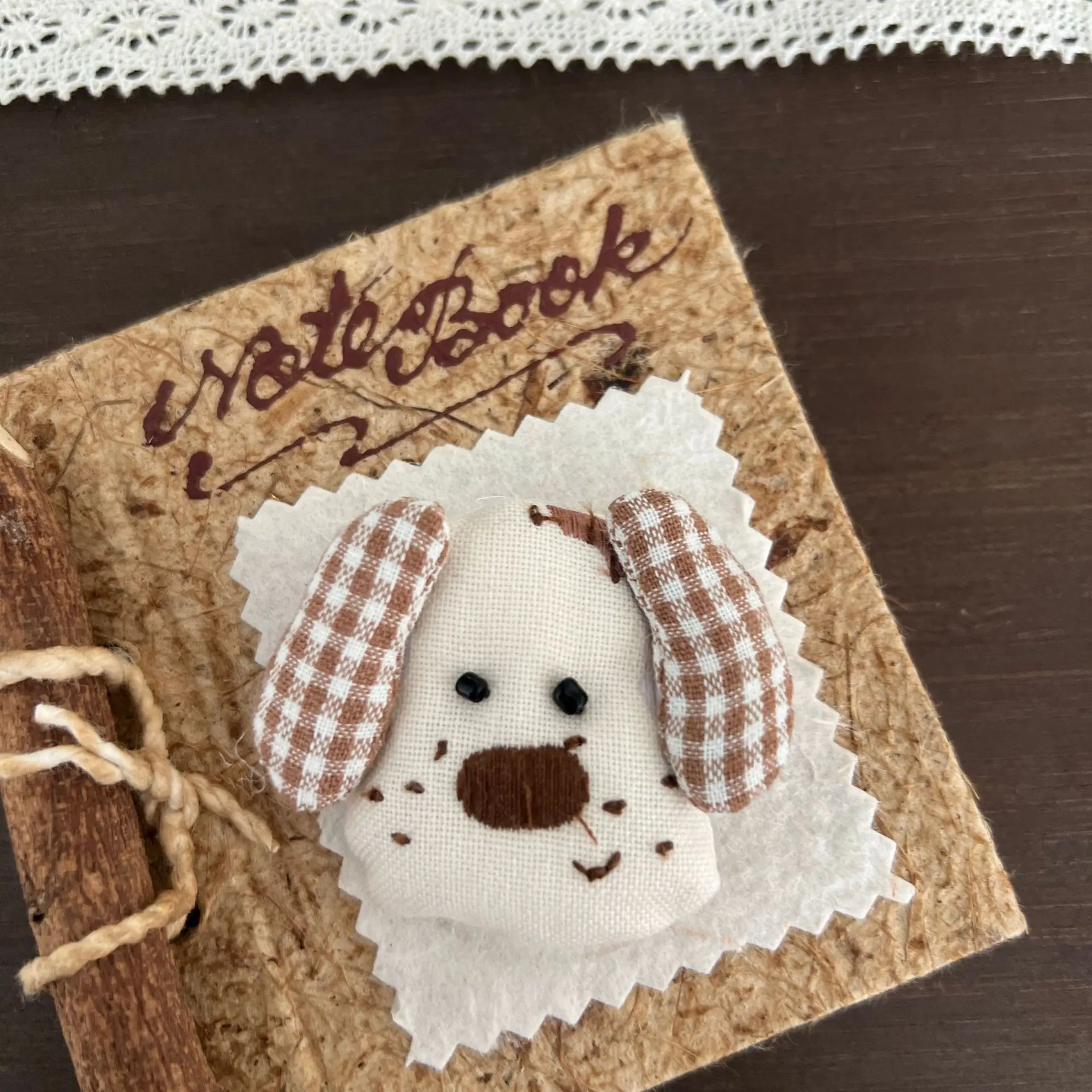 

Cotton Filled Fabric Brooch Cute Cartoon Plaid Pudding Dog Design for Hair Clip Shoes Socks Phone Case Premium Accessory