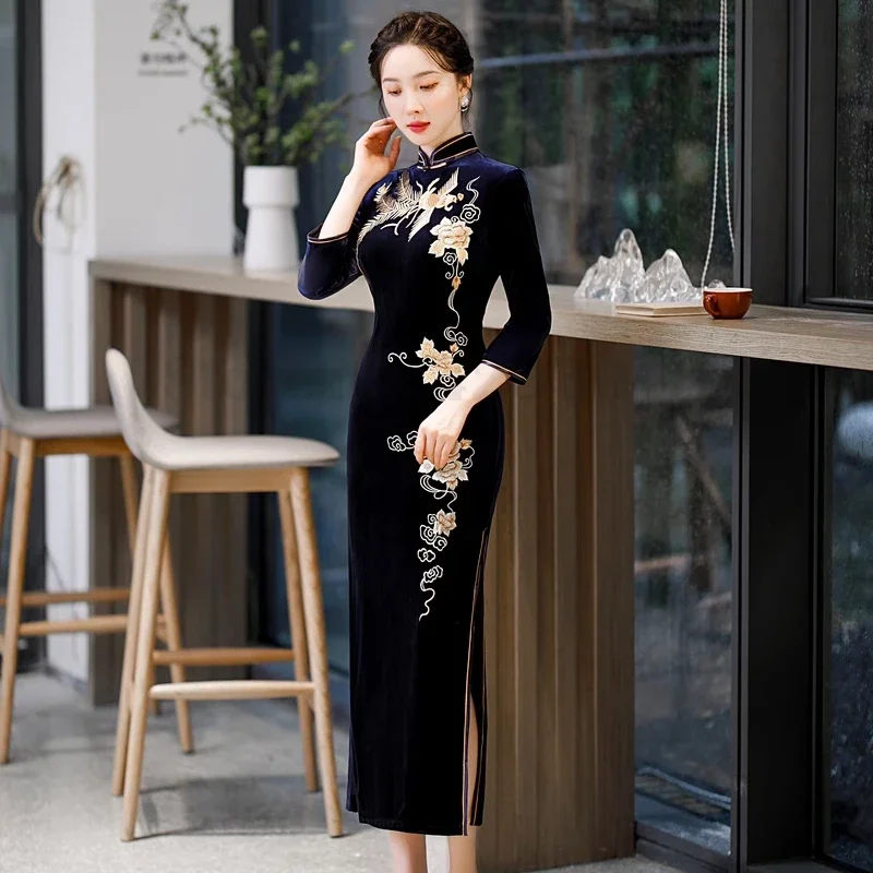 Vintage Embroidered Flower Qipao 2024 Autumn Winter Velvet Cheongsam Female Evening Party Dresses New Chinese Style 5XL Vestidos