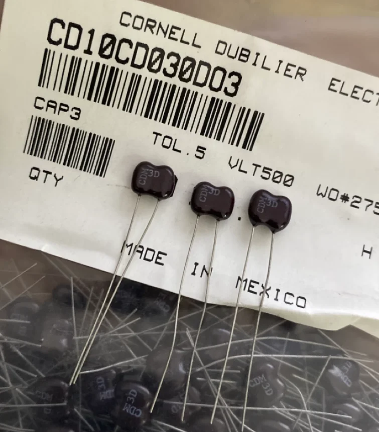 20pcs/lot Original American CDM 500V 3PF CD10CD030D03 P:3mm silver mica capacitor free shipping