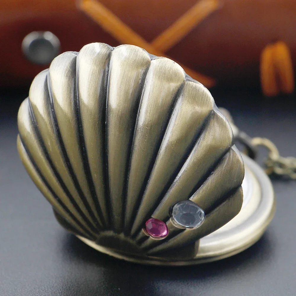 Exquisite Shell Shape Bronze Vintage Time Gem Quartz Pocket Watch Women's Girls Necklace Pendant Clock Relogio Gift
