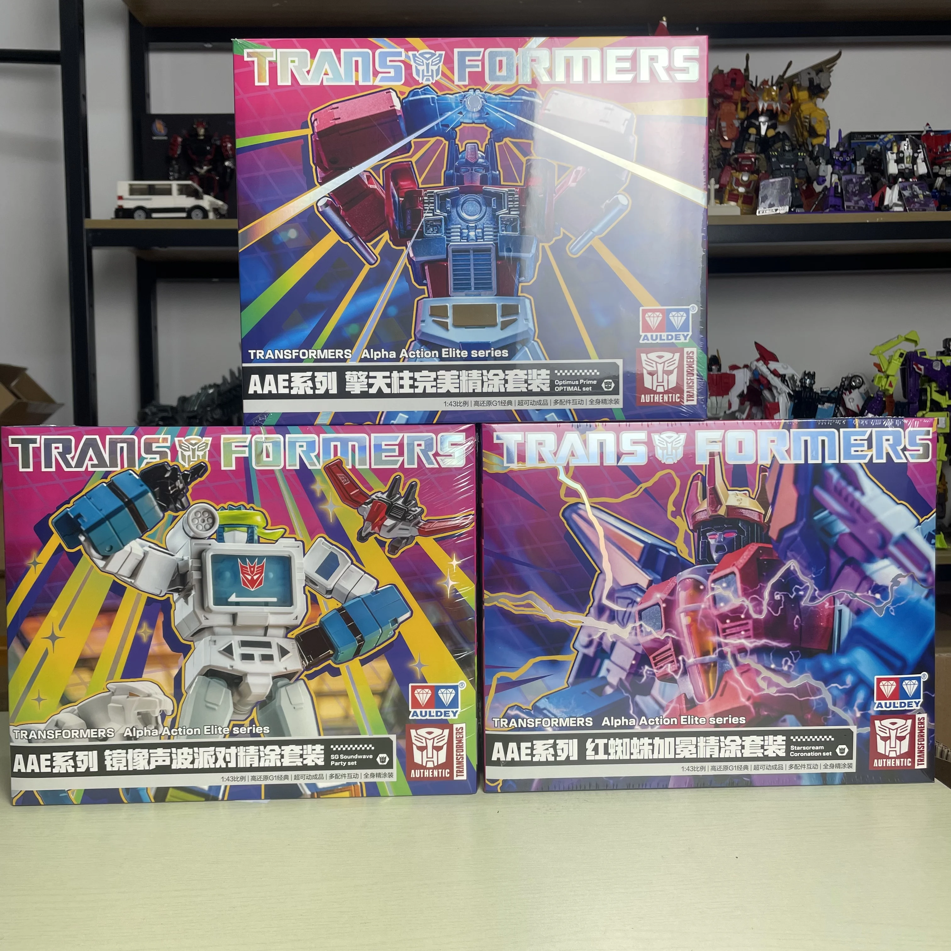 

AULDEY AAE Transformers G1 Optimus Prime Soundwave Starscream Action Figures Toys with Accessories Set Collectible Gift 12CM